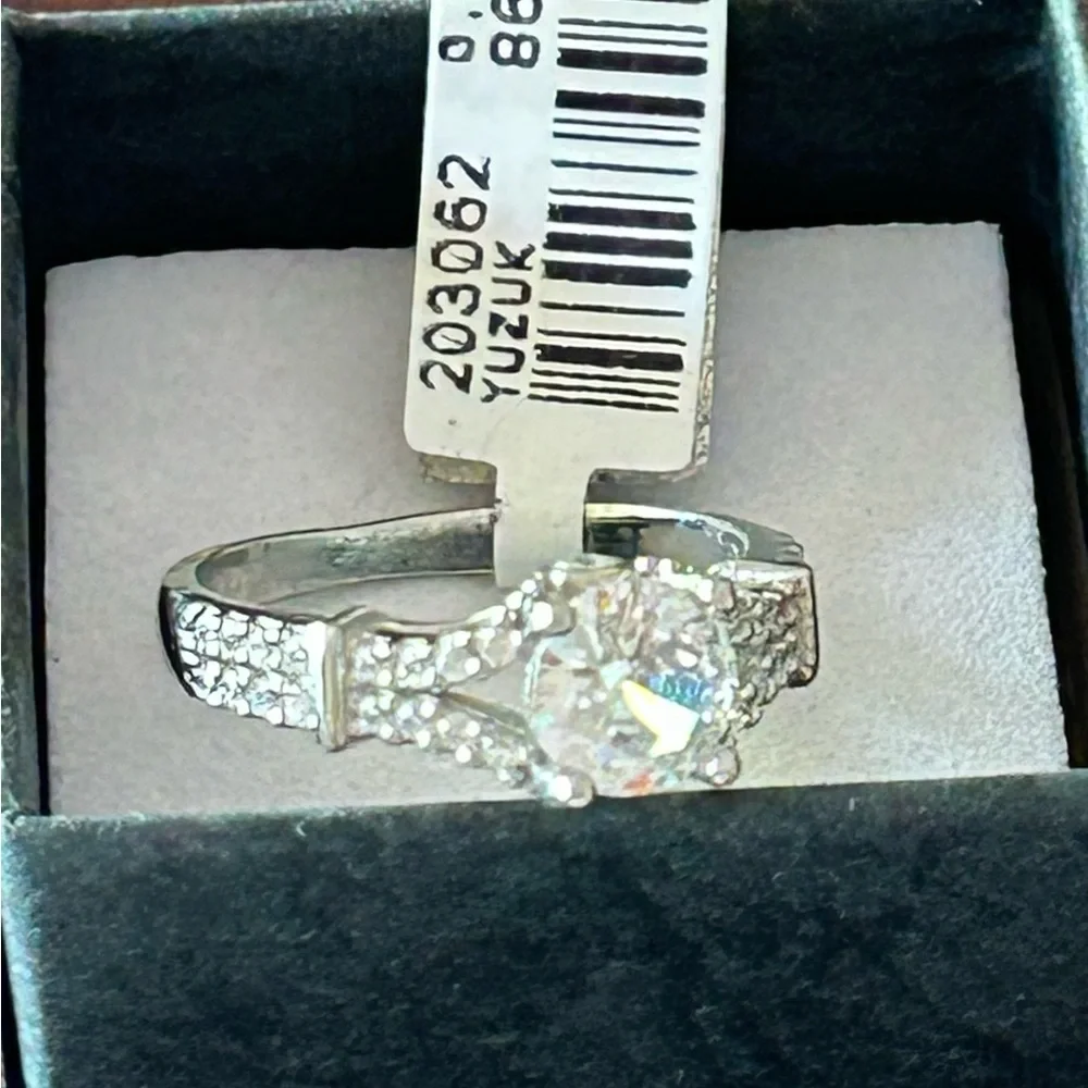 Sterling Silver 925 Ring with Cubic Zirconia size 7.5 - Picture 7 of 8